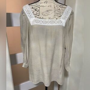 🍂 Nanette Lepore off-white lace bishop sleeve top